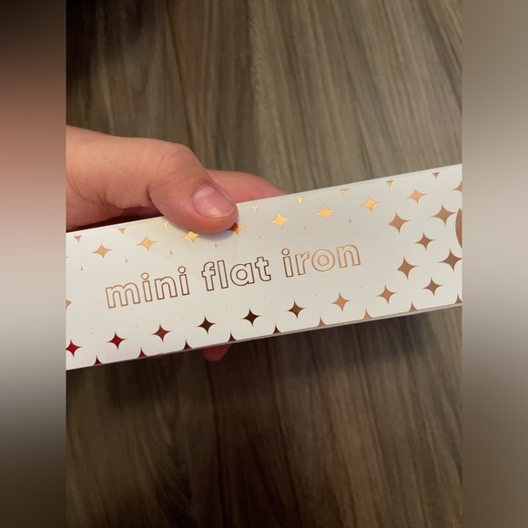 Danielle Creations Mini Flat Iron - Pink NWT - Picture 4 of 4